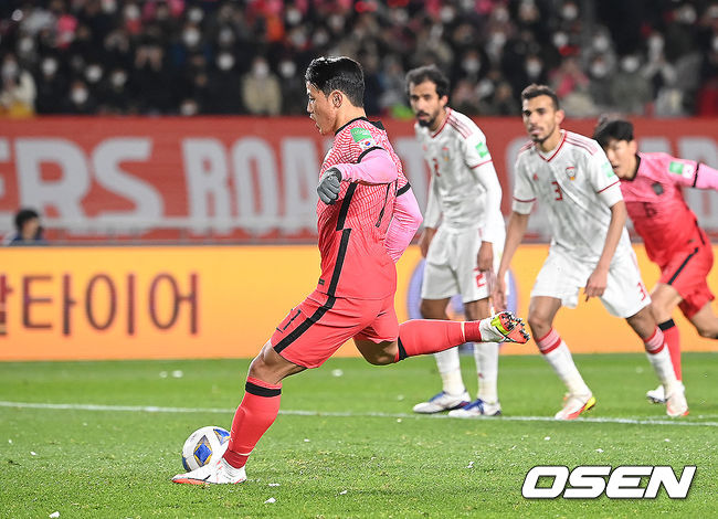 전반 황희찬이 페널티킥으로 선제골을 넣고 있다. 2021.11.11 / soul1014@osen.co.kr