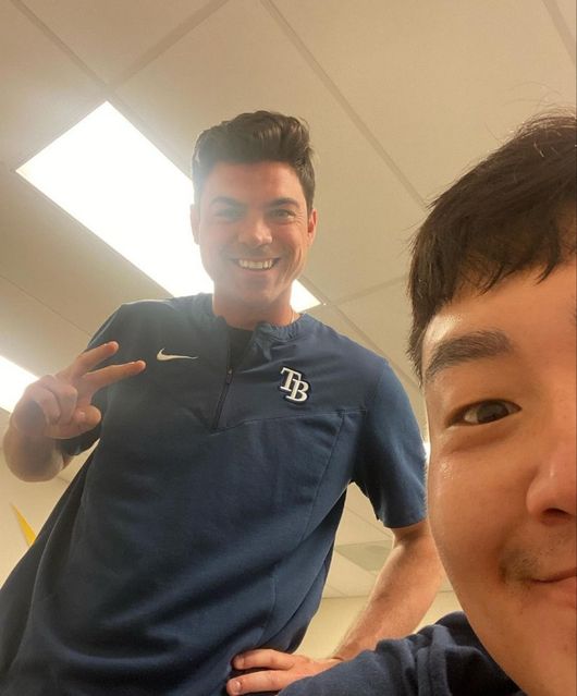 브룩스 레일리(좌)와 최지만 / 최지만 SNS 캡처