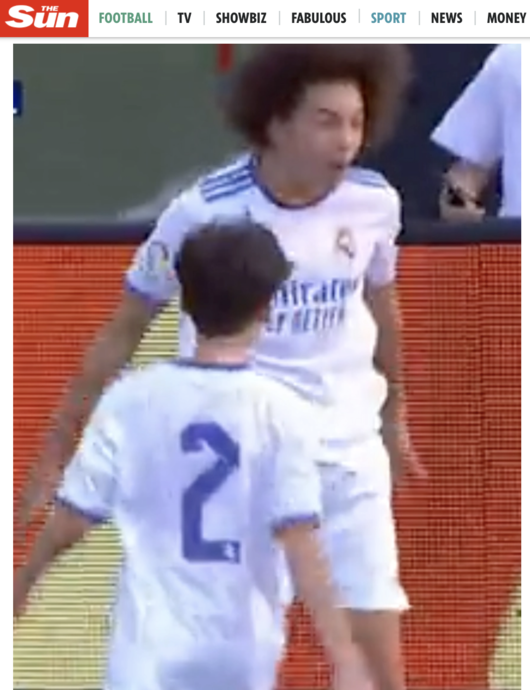 [사진] 호날두 세리머니 따라하는 마르셀로 아들 / 더 선 홈페이지 캡쳐.