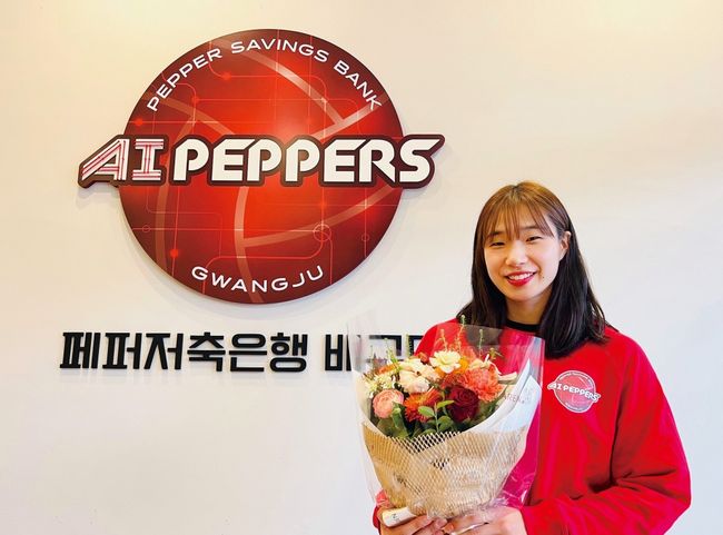 페퍼저축은행은 “창단 후 처음으로 맞이한 FA시장에서 베테랑 세터 이고은(27)을 영입했다”고 31일 밝혔다. / 페퍼저축은행