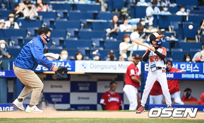 NC 선수들이 연장 10회 0-4로 패한 후 아쉬워하고 있다. 2022.04.02