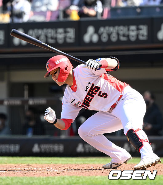2일 오후 광주-기아챔피언스필드에서 '2022 신한은행 SOL KBO 리그' KIA 타이거즈와 LG 트윈스의 경기가 열렸다. 3회말 2사에서 KIA 김도영이 삼진으로 물러나고 있다. 2022.04.02 /sunday@osen.co.kr