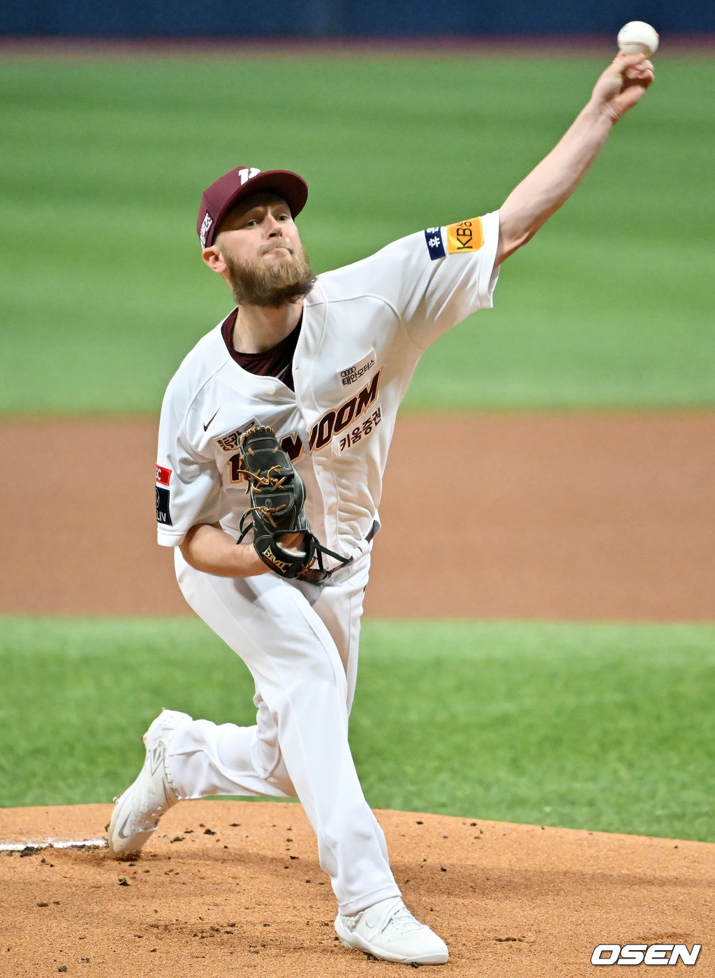 키움 선발 요키시가 마운드 위에서 힘차게 공을 뿌리고 있다. 2022.04.03 /rumi@osen.co.kr