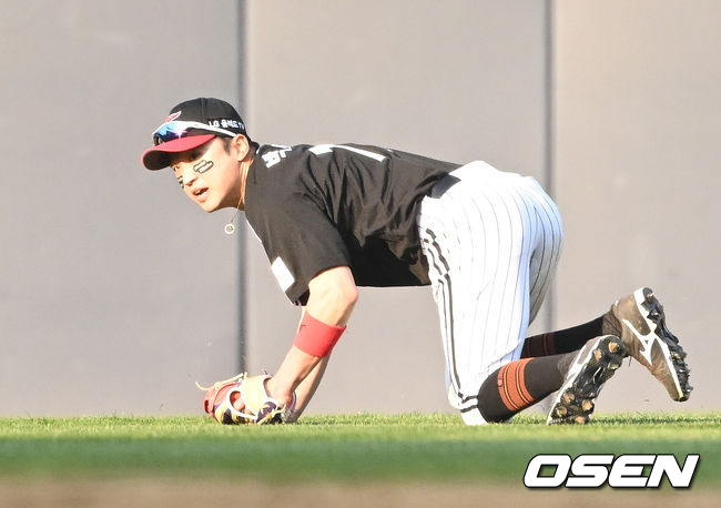 3일 오후 광주-기아챔피언스필드에서 '2022 신한은행 SOL KBO 리그' KIA 타이거즈와 LG 트윈스의 경기가 열렸다. 9회말 1사 1루에서 LG 박해민이 KIA 김선빈을 외야플라이로 처리하고 있다. 2022.04.03 /sunday@osen.co.kr