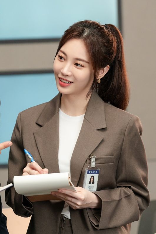 어썸이엔티, 앤피오엔터테인먼트, SLL 제공