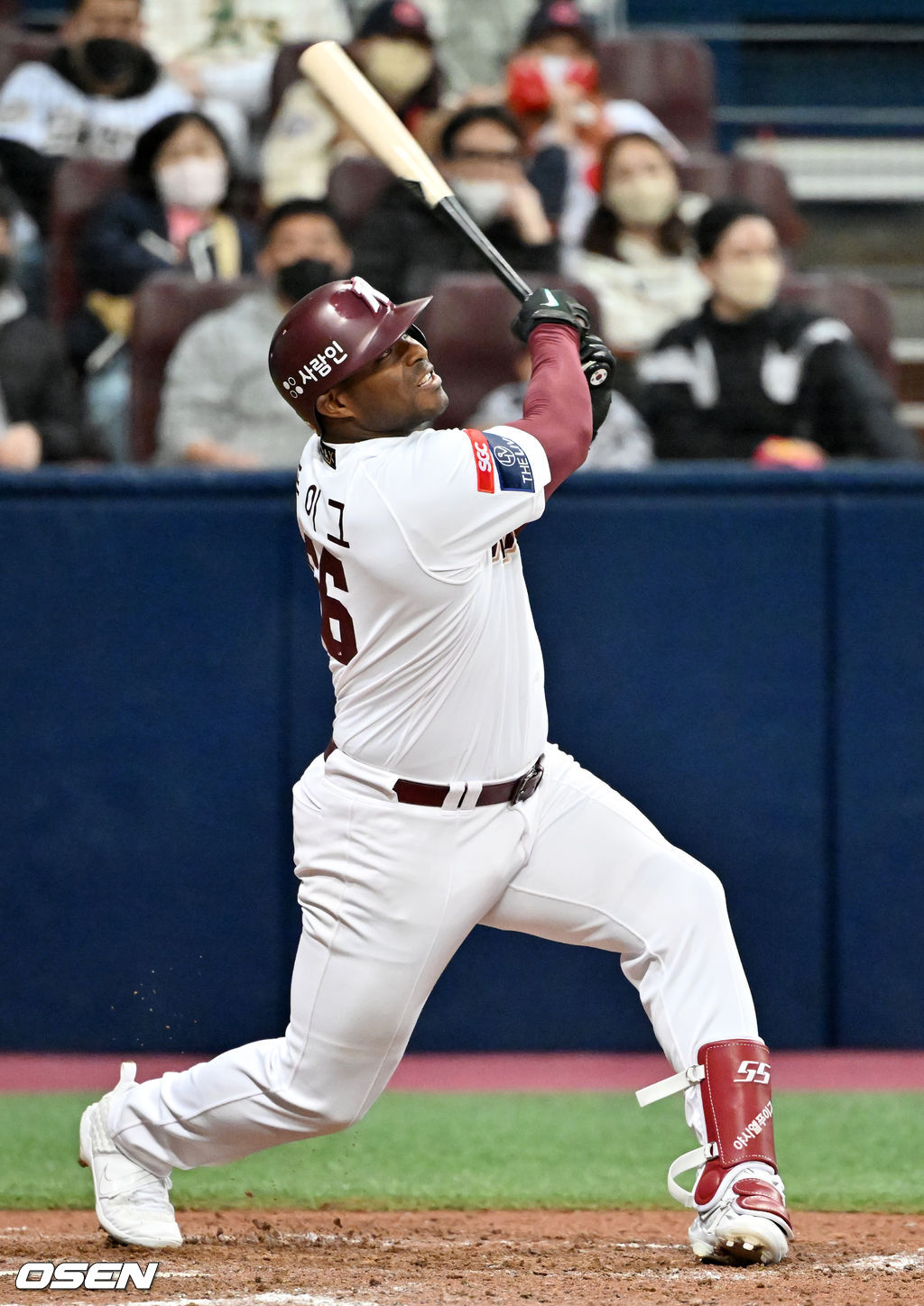 연장 10회말 1사 키움 푸이그가 우익수 앞 2루타를 날리고 있다. 2022.04.03 /rumi@osen.co.kr