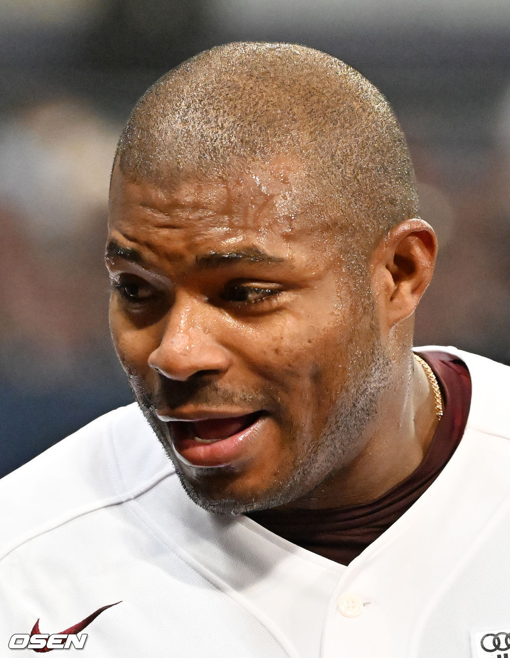 연장 10회말 1사 주자 2루 키움 전병우의 끝내기 안타때 홈을 밟은 푸이그가 끝내기 물세례를 받고 있다. 2022.04.03 /rumi@osen.co.kr