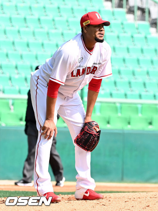 SSG 랜더스 외국인 투수 이반 노바. / OSEN DB