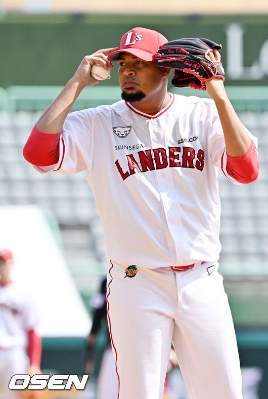 SSG 랜더스 외국인 투수 이반 노바. / OSEN DB