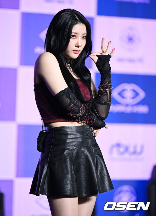 채인이 포토타임을 하고 있다. 2022.04.06 /jpnews@osen.co.kr