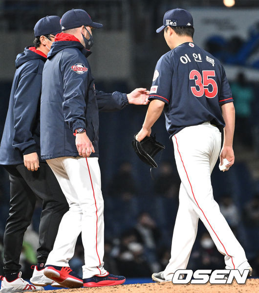 롯데 자이언츠 이인복이 5회를 넘기지 못하고 강판당하고 있다. 2022.04.06 / foto0307@osen.co.kr
