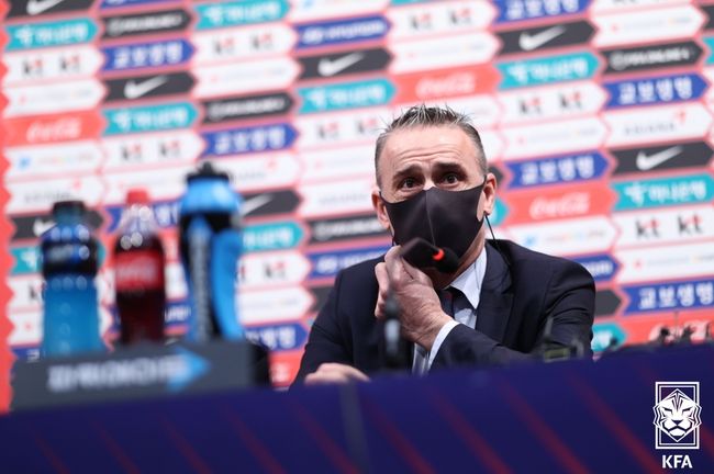 [사진] 파울루 벤투 감독 / 대한축구협회 제공.