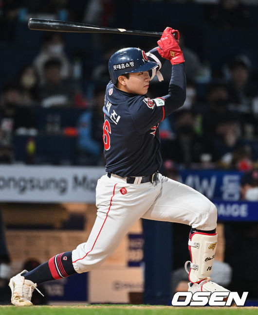 롯데 자이언츠 조세진이 7회초 1사 만루, 2타점 적시타를 치고 있다. 2022.04.07 / foto0307@osen.co.kr