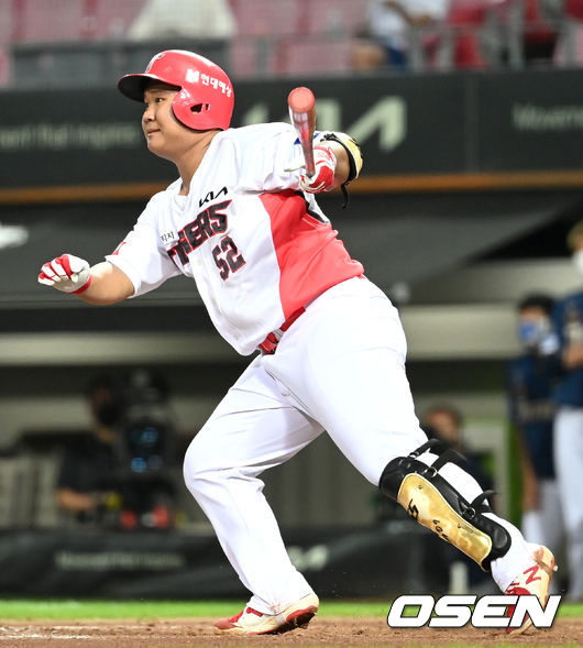 KIA 타이거즈 황대인이 안타를 터트리고 있다./OSEN DB