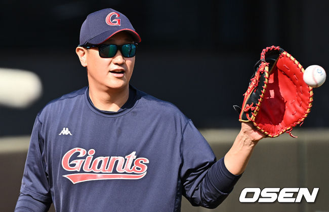 롯데 자이언츠 이대호가 경기 전 훈련을 하고 있다. 2022.04.08 / foto0307@osen.co.kr