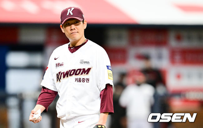 3이닝 3실점 허용한 키움 선발투수 정찬헌이 아쉬워하고 있다. 2022.04.07 / soul1014@osen.co.kr