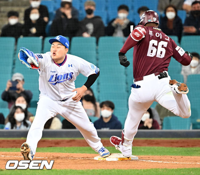 6회초 키움 선두타자로 나온 푸이그가 3루수 앞 땅볼 타구로 삼성 오재일에 의해 아웃을 당하고 있다. 2022.04.08 /rumi@osen.co.kr