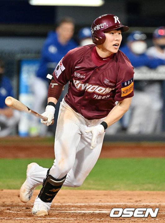 8회초 1사 주자 1루 키움 김혜성이 1루수 앞 병살타를 날리고 있다. 2022.04.09 /rumi@osen.co.kr