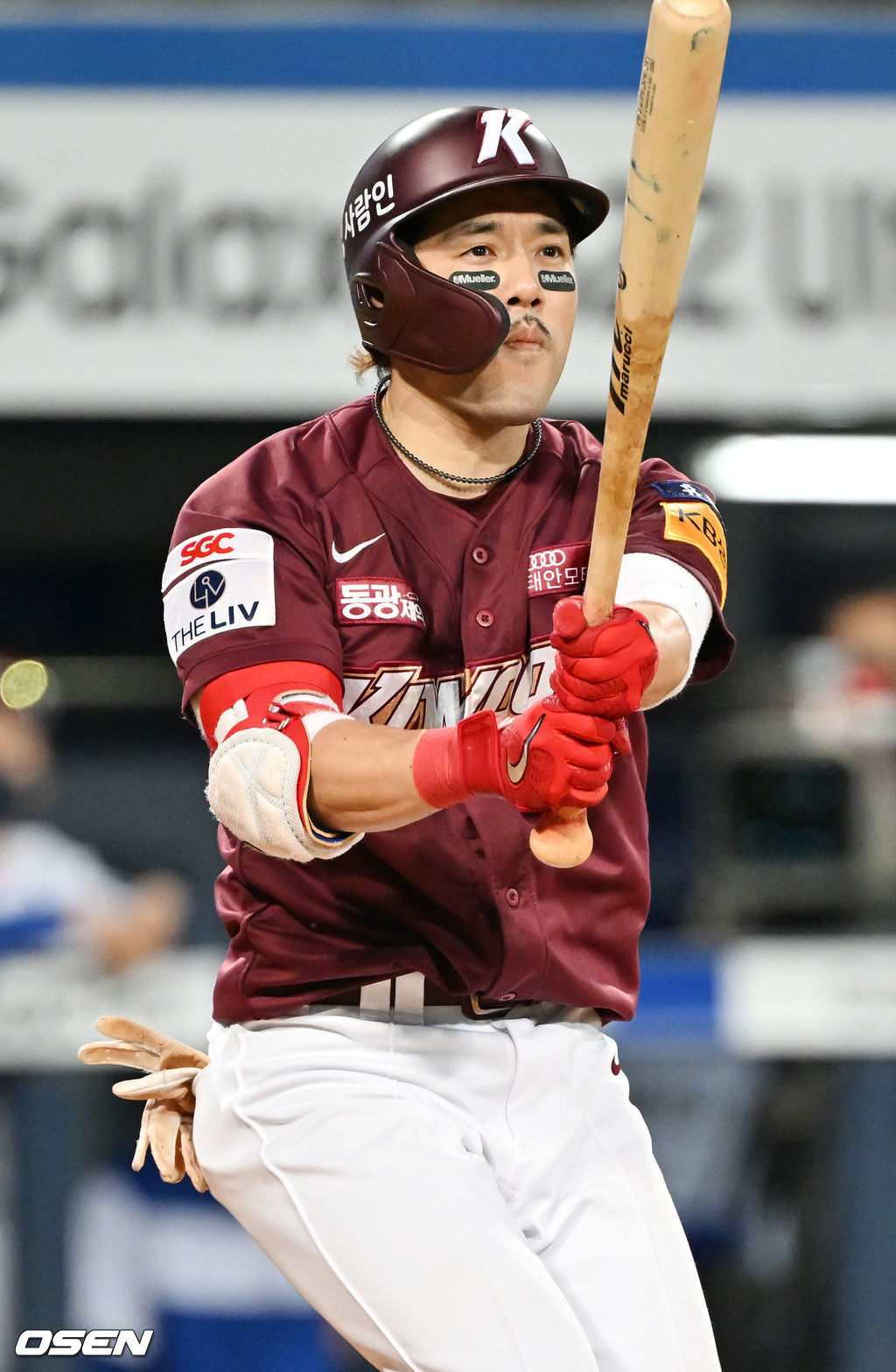 8회초 1사 키움 이용규가 삼성 이승현의 공을 계속 커트 해내고 있다. 결국 이용규는 19구 승부 끝에 볼넷을 얻어내며 출루했다. 2022.04.09 /rumi@osen.co.kr