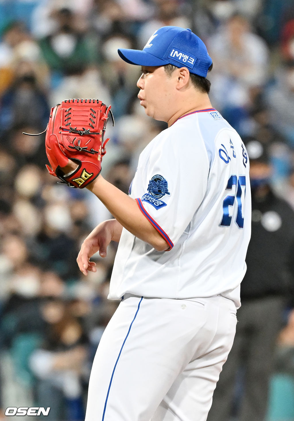 8회초 1사 키움 이용규가 삼성 이승현의 공을 계속 커트 해내자 이승현이 승부를 이어가고 있다. 결국 이용규는 19구 승부 끝에 볼넷을 얻어내며 출루했다. 2022.04.09 /rumi@osen.co.kr