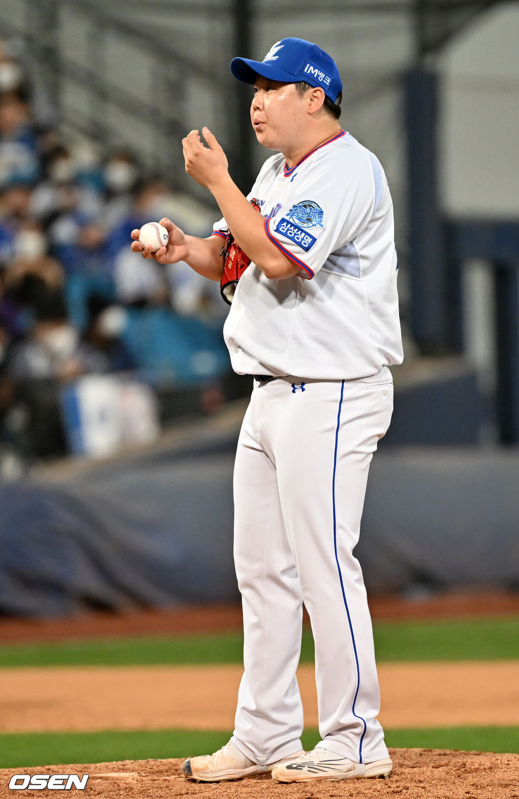 8회초 1사 키움 이용규가 삼성 이승현의 공을 계속 커트 해내자 이승현이 승부를 이어가고 있다. 결국 이용규는 19구 승부 끝에 볼넷을 얻어내며 출루했다. 2022.04.09 /rumi@osen.co.kr