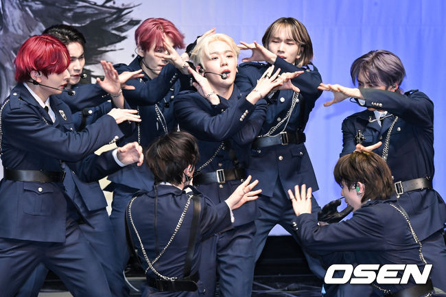 이펙스가 멋진 무대를 펼치고 있다. 2022.04.11 / soul1014@osen.co.kr