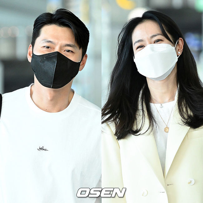 배우 현빈, 손예진 부부가 11일 오후 인천 중구 운서동 인천국제공항 제 2여객터미널을 통해 신혼여행을 위해 미국으로 출국했다.한편 현빈, 손예진 부부는 지난달 31일 서울 광장동 워커힐 호텔 애스톤하우스에서 손예진과 비공개 결혼식을 치렀다.배우 현빈, 손예진 부부가 출국장으로 향하고 있다. 2022.04.11 /cej@osen.co.kr