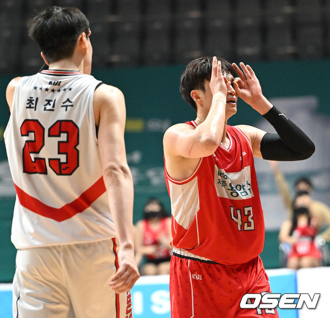3쿼터, 오리온 이대성이 3점슛을 성공시킨 뒤 세리머니를 하고 있다. 2022.04.13 / dreamer@osen.co.kr