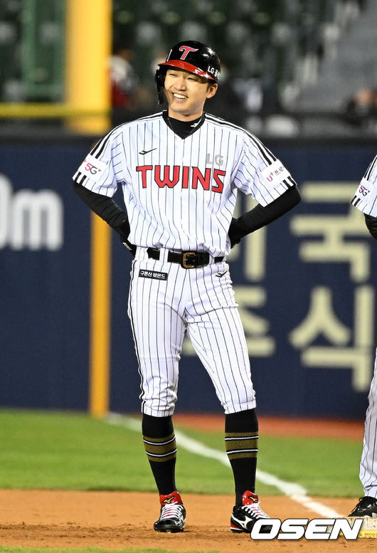 6회말 2사 1,2루에서 LG 박해민이 동점 1타점 적시타를 날리고 기뻐하고 있다. 2022.04.13 /jpnews@osen.co.kr