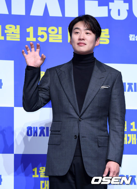 18일 오전 서울 강남구 CGV 압구정에서 영화 ‘해치지않아’ 제작보고회가 열렸다.<br /><br />배우 안재홍이 포토타임을 갖고 있다. /sunday@osen.co.kr