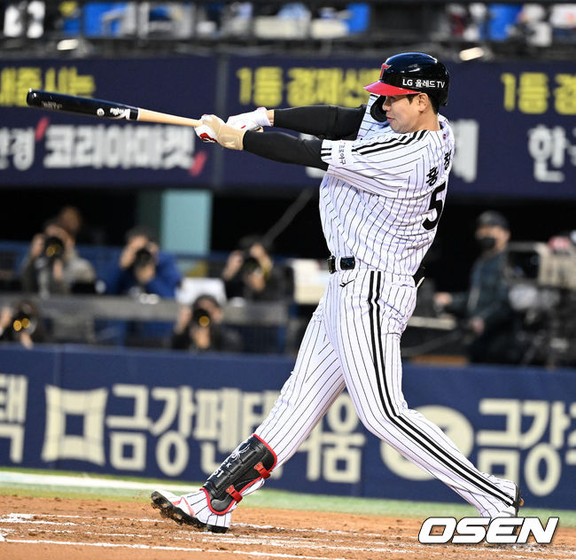 2회말 1사 1,3루에서 LG 홍창기가 역전 2타점 적시 2루타를 날리고 있다. 2022.04.14 /jpnews@osen.co.kr