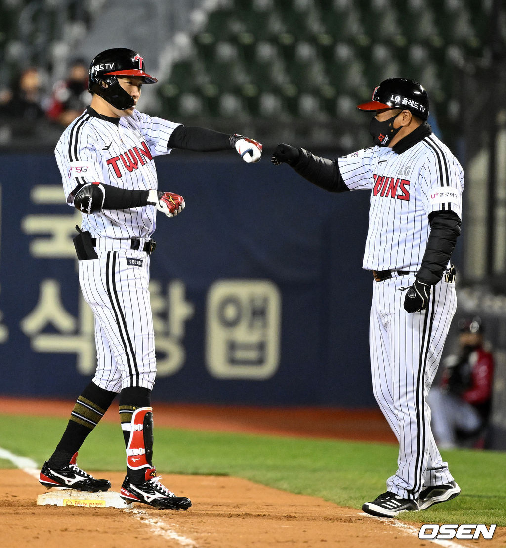 6회말 2사 1,2루에서 LG 박해민이 동점 1타점 적시타를 날리고 기뻐하고 있다. 2022.04.13 /jpnews@osen.co.kr