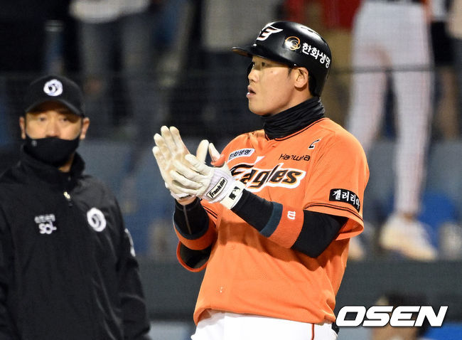 3회말 1사 1,2루 한화 하주석이 1타점 적시타를 날린 뒤 기뻐하고 있다. 2022.04.15 /cej@osen.co.kr 