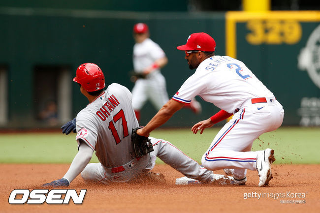 [사진] 오타니 쇼헤이가 우익수 뜬공 때 1루에서 2루로 태그업해 세이프되고 있다. ⓒGettyimages(무단전재 및 재배포 금지)