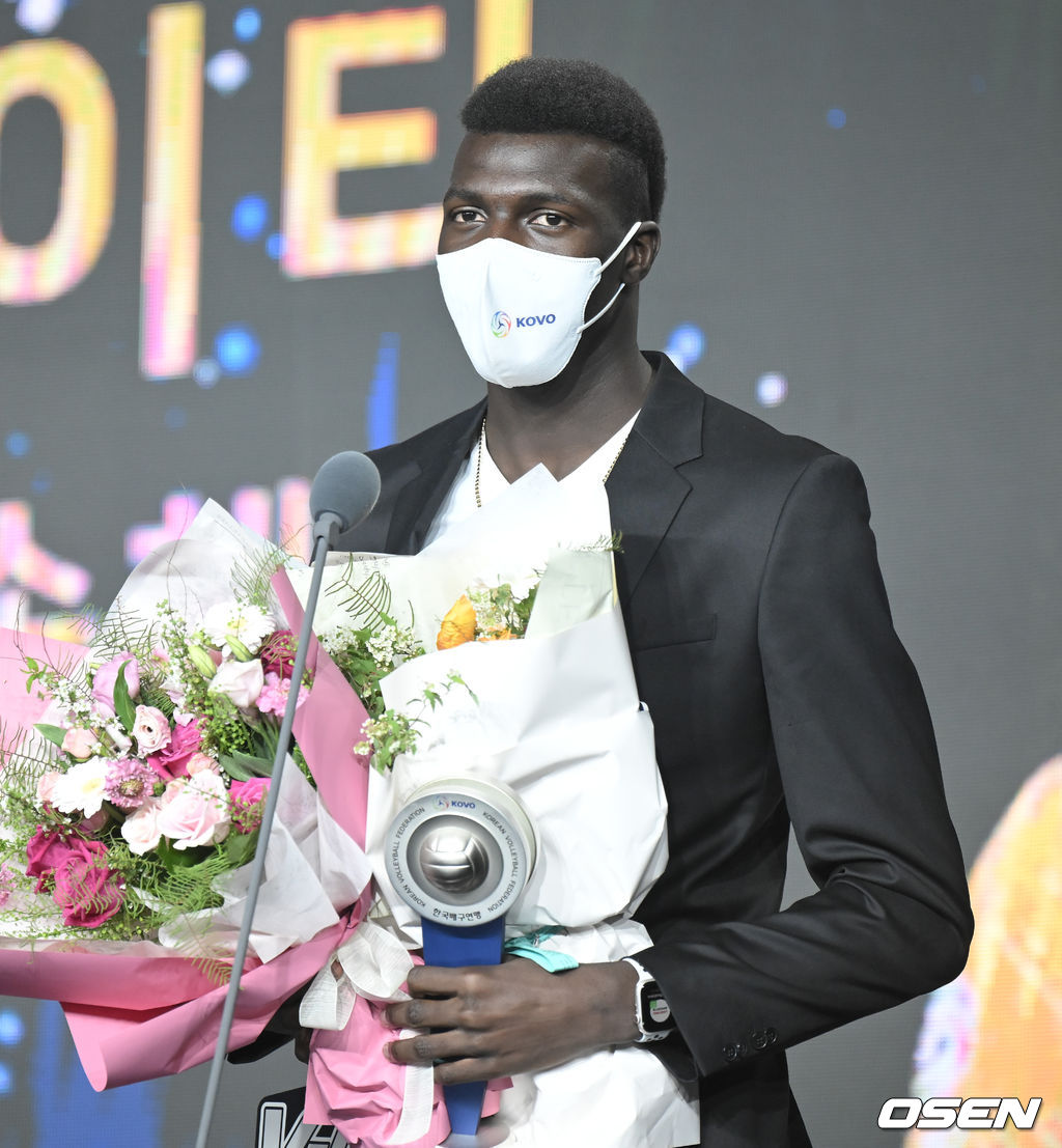 KB손해보험 케이타가 MVP로 선정된뒤 소감을 말하고 있다.. 2022.04.18 / soul1014@osen.co.kr