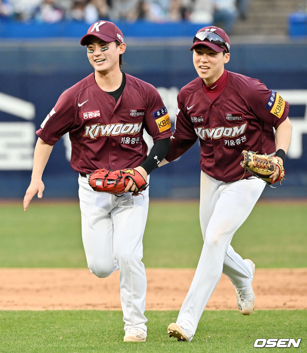 키움 히어로즈 김주형과 김혜성. /OSEN DB