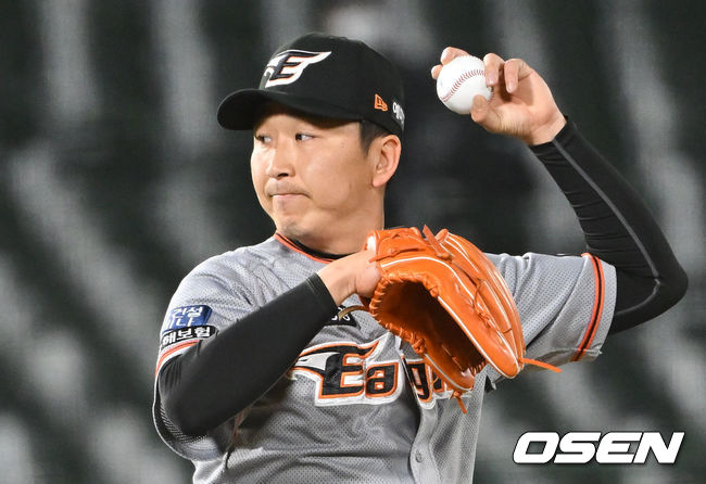 한화 이글스 정우람이 역투하고 있다. 2022.04.19 / foto0307@osen.co.kr