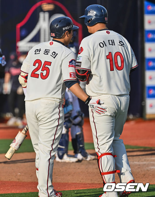 롯데 자이언츠 한동희, 이대호 /OSEN DB