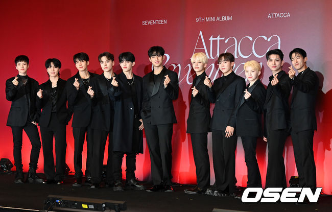 세븐틴이 포토타임을 하고 있다. 2021.10.22 /jpnews@osen.co.kr