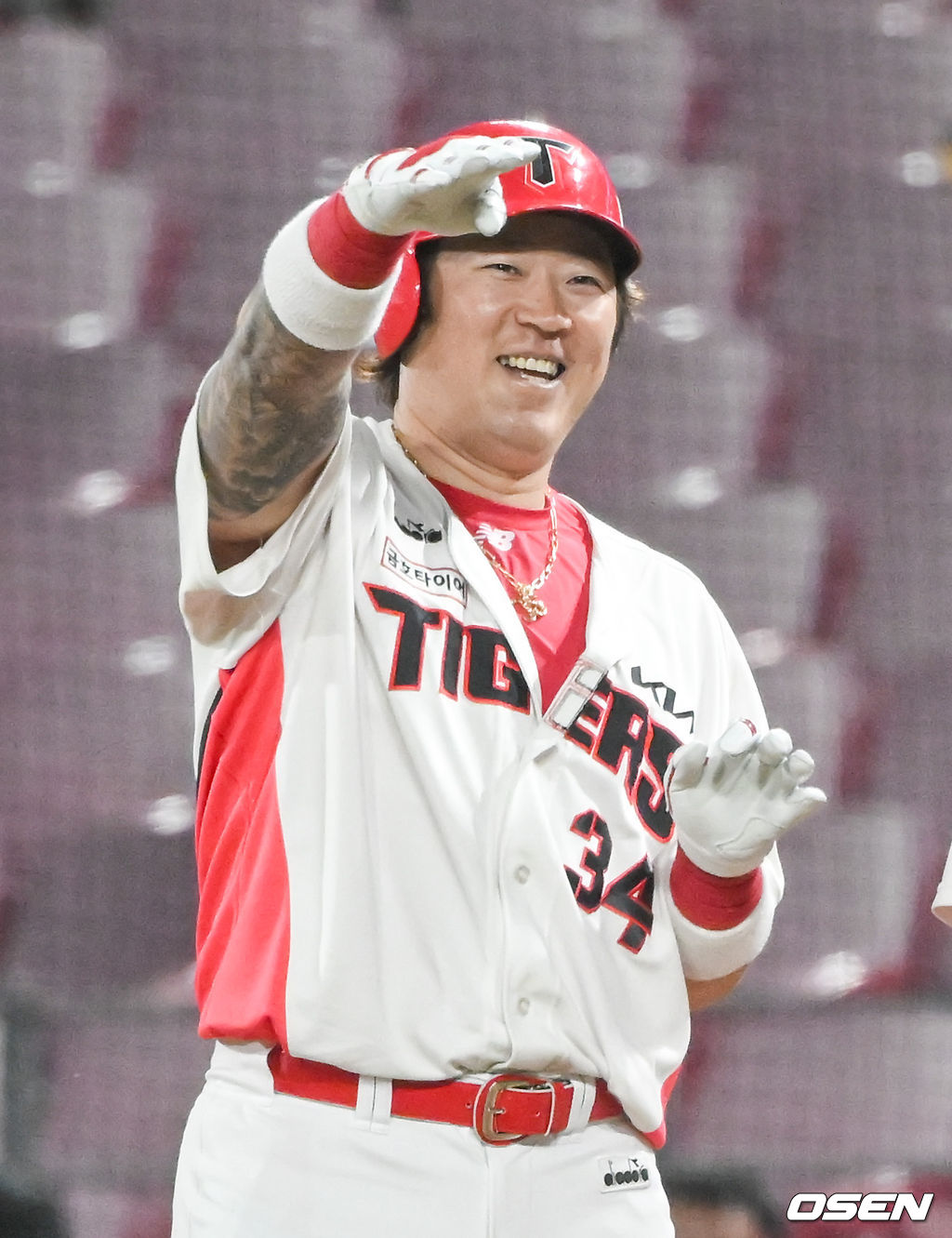 7회말 2사 1,2루 KIA 최형우가 재역전 1타점 적시타를 날린뒤 기뻐하고 있다.  2022.04.20 / soul1014@osen.co.kr