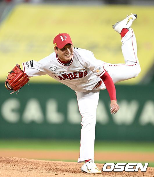 5회초 키움 타선을 상대로 SSG 선발 김광현이 힘차게 공을 뿌리고 있다. 2022.04.21 / dreamer@osen.co.kr