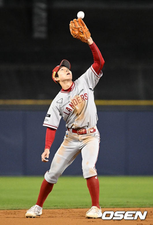SSG 랜더스 유격수 박성한. / OSEN DB