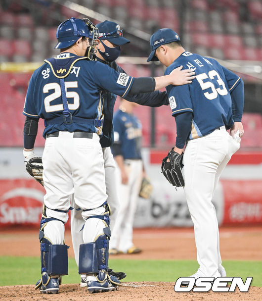 5회말 KT 선두타자 장성우에게 안타를 허용한 NC 선발투수 신민혁이 강판되고 있다.  2022.04.22 / soul1014@osen.co.kr