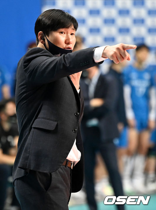 OK금융그룹 석진욱 감독 / OSEN DB