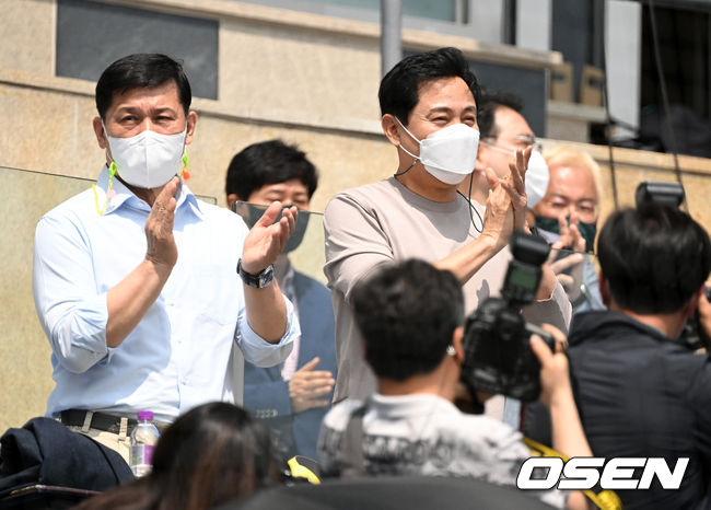 KBO 허구연 총재와 오세훈 서울시장이 경기를 관전하고 있다. 2022.04.24 /jpnews@osen.co.kr