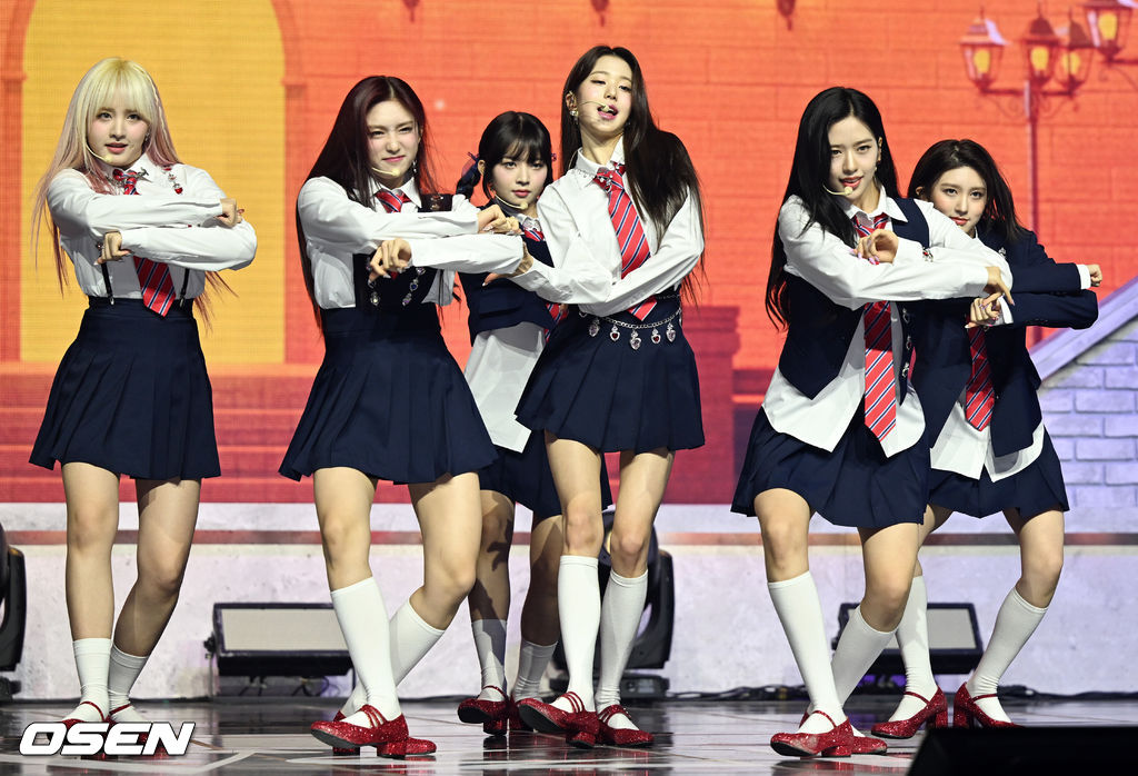 그룹 아이브가 화려한 컴백 무대를 선보이고 있다. 2022.04.05 /rumi@osen.co.kr