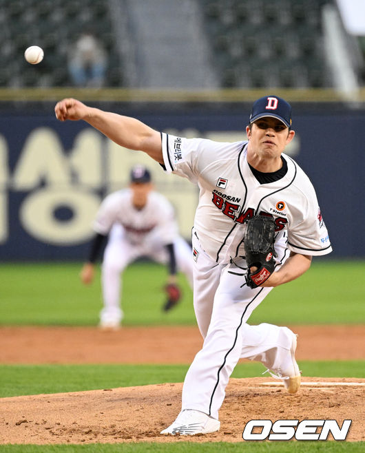 2회초 두산 스탁이 역투하고 있다. 2022.04.26 /jpnews@osen.co.kr