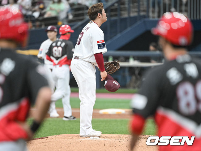 3회초 키움 선발투수 한현희가 계속되는 실점에 아쉬워하고 있다. 2022.04.24 / soul1014@osen.co.kr