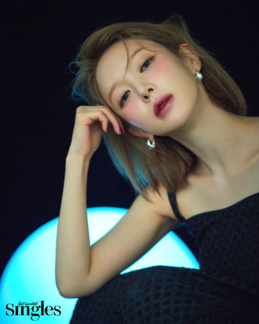 싱글즈 제공