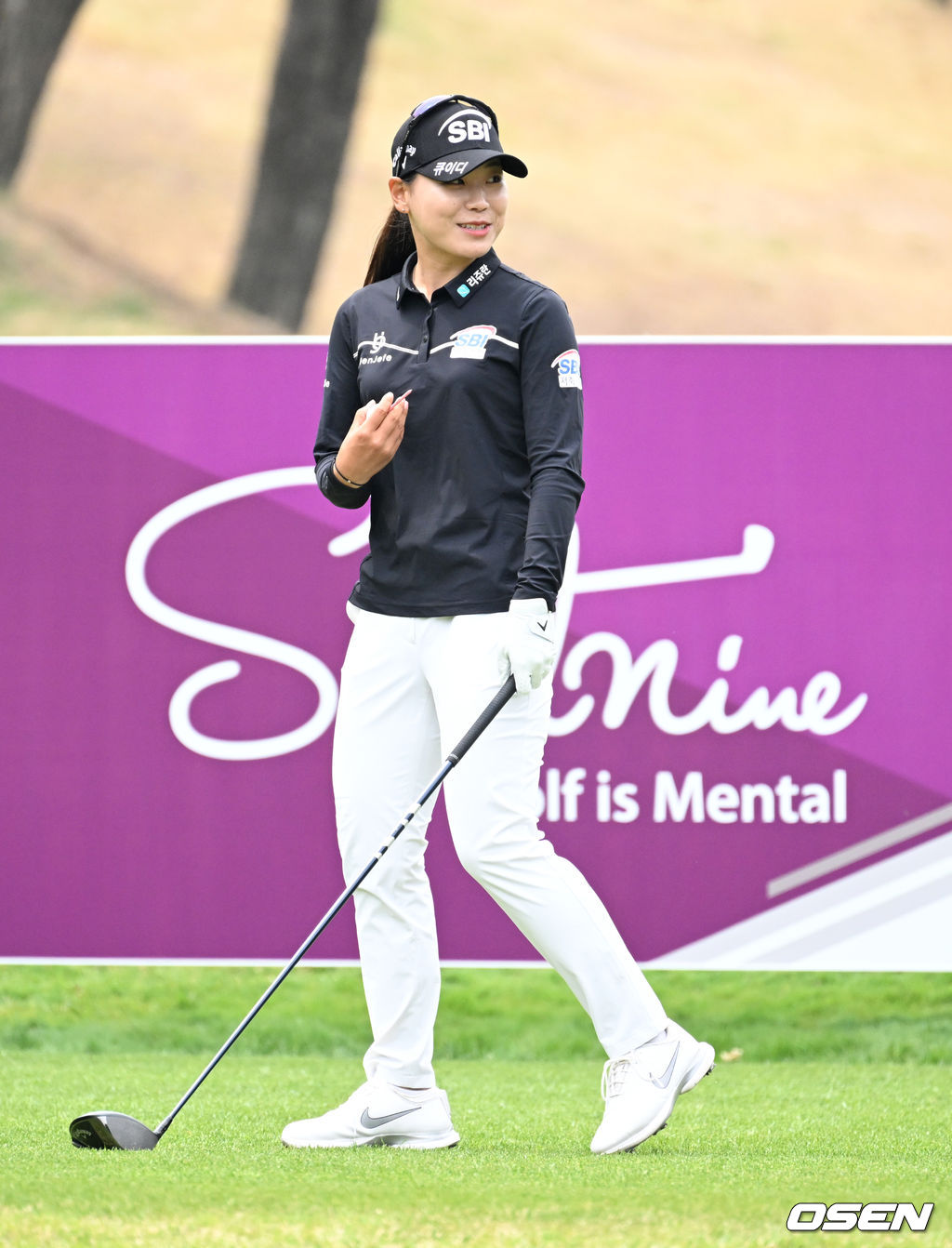 이소미가 1번홀 티샷을 준비하고 있다. 2022.04.23 /cej@osen.co.kr